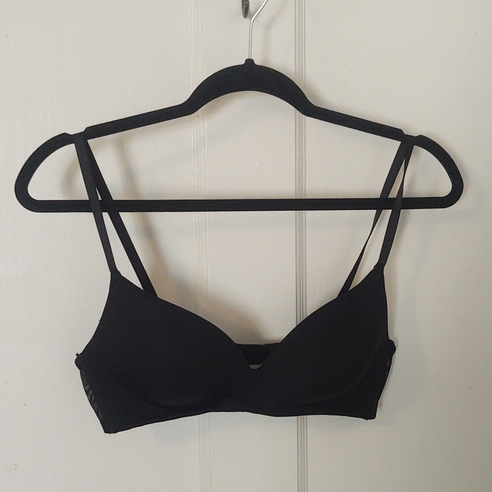 H&M Wireless Black Bra Sz 36B